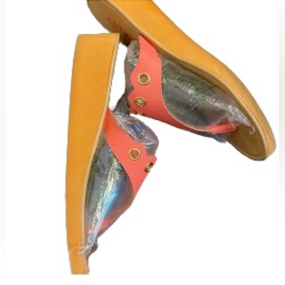 Beautiful Salmon Colored Wedges Apt.9 - Picture 6 of 8